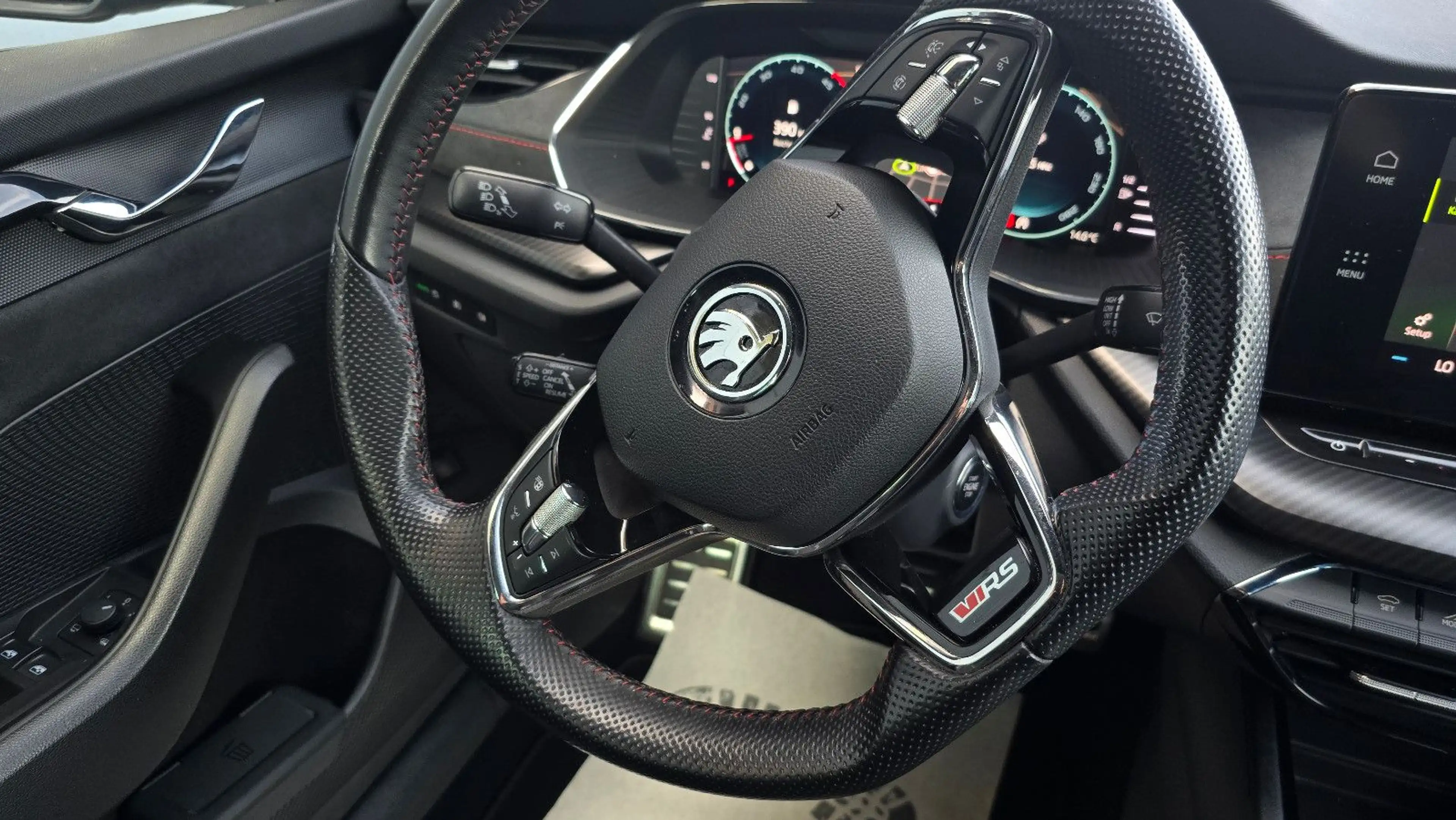 Skoda Octavia RS DSG Edition Pano/ACC/DCC/360/AHK/VOLL — photo 12