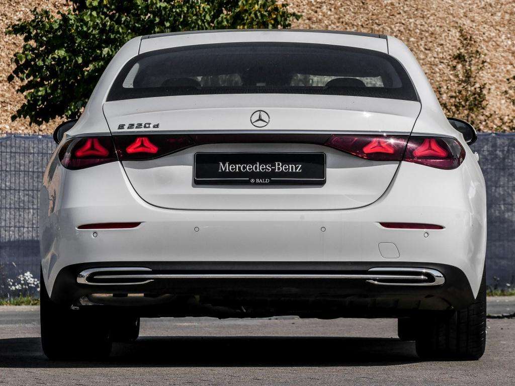 Mercedes-Benz E 220
