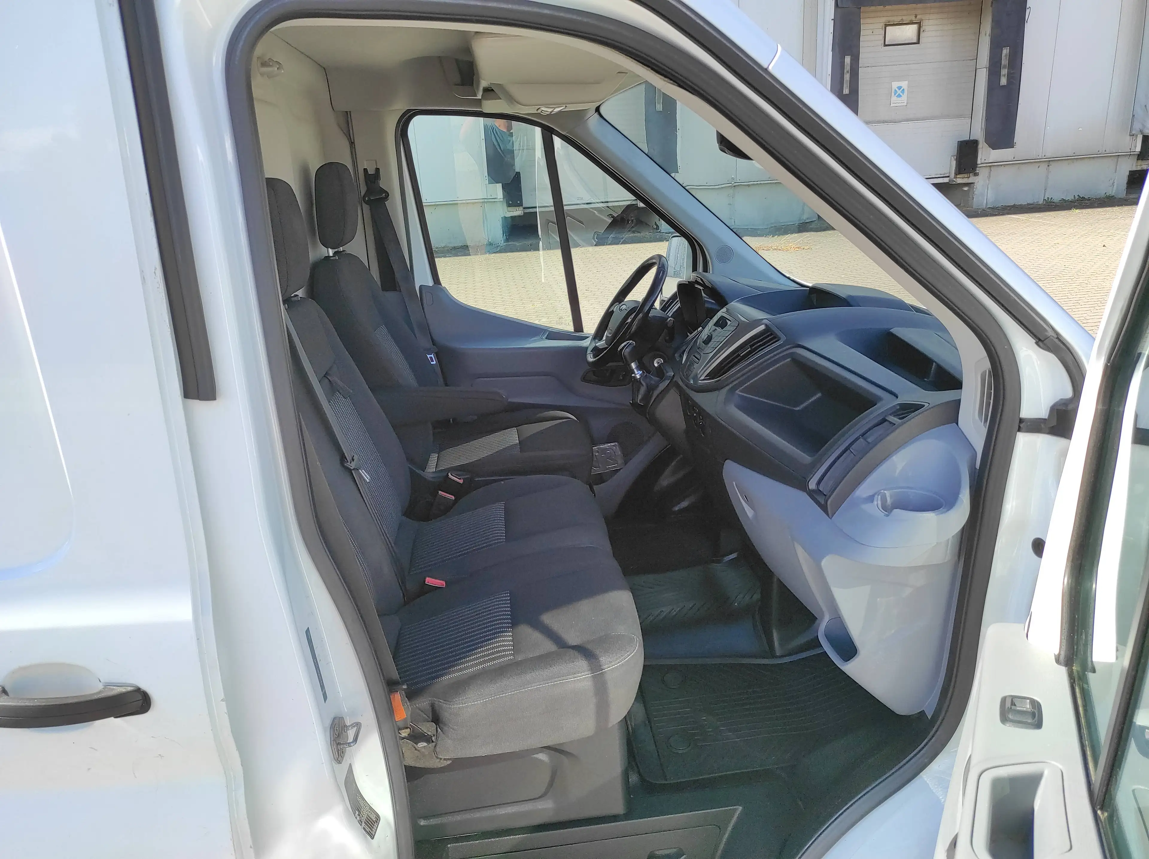 Ford Transit 2.0 KLIMA EURO-6 TEMP BC AHK 330 L3 Trend ALLWETTER PDCv+h ESP 6-GANG RADIO-USB — photo 10