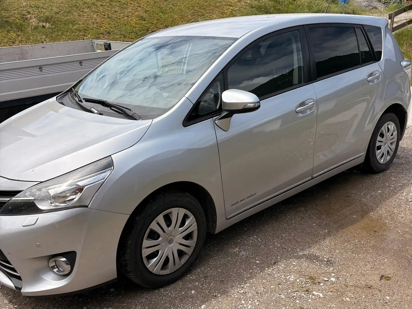 Toyota Verso Verso 1,6 D-4D LKW Silber - 2