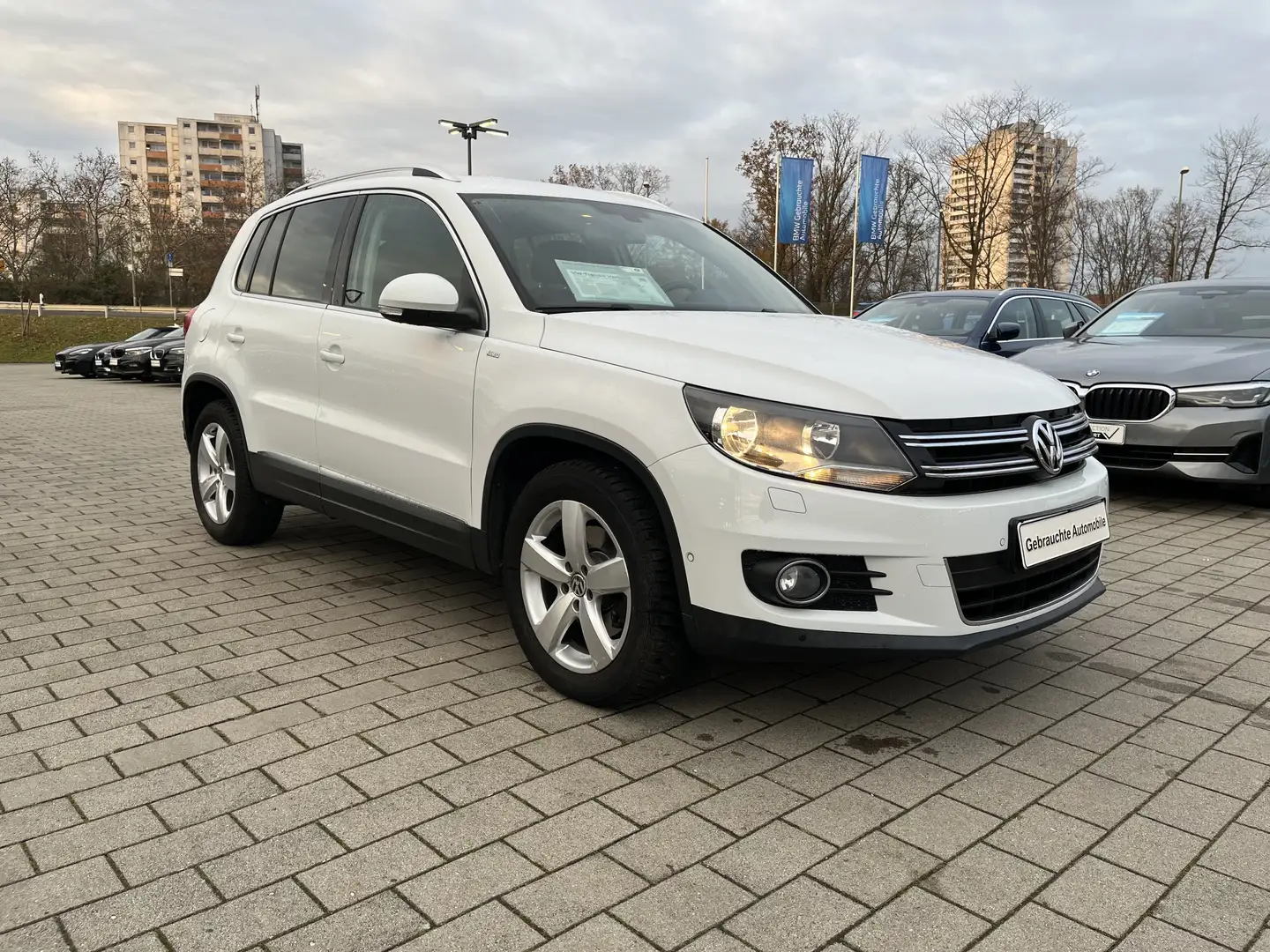 Volkswagen Tiguan *Verkauf nur an Händler* Weiß - 2