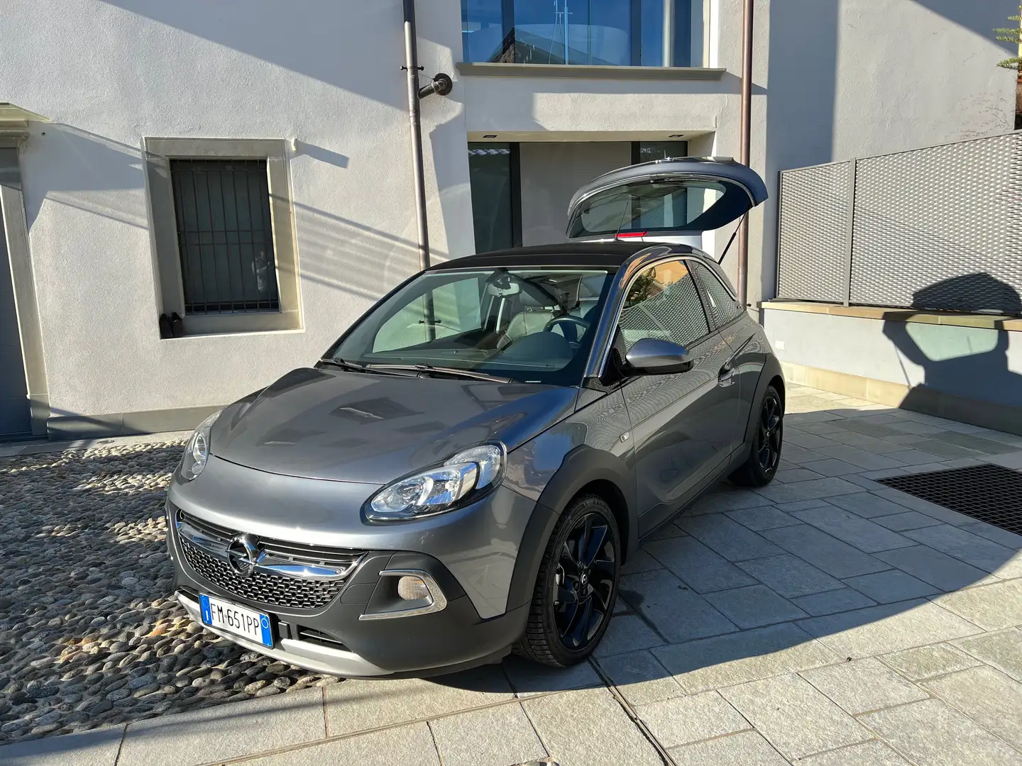 Opel Adam Adam1.2 Rocks Air 70cv E6 Grigio - 2