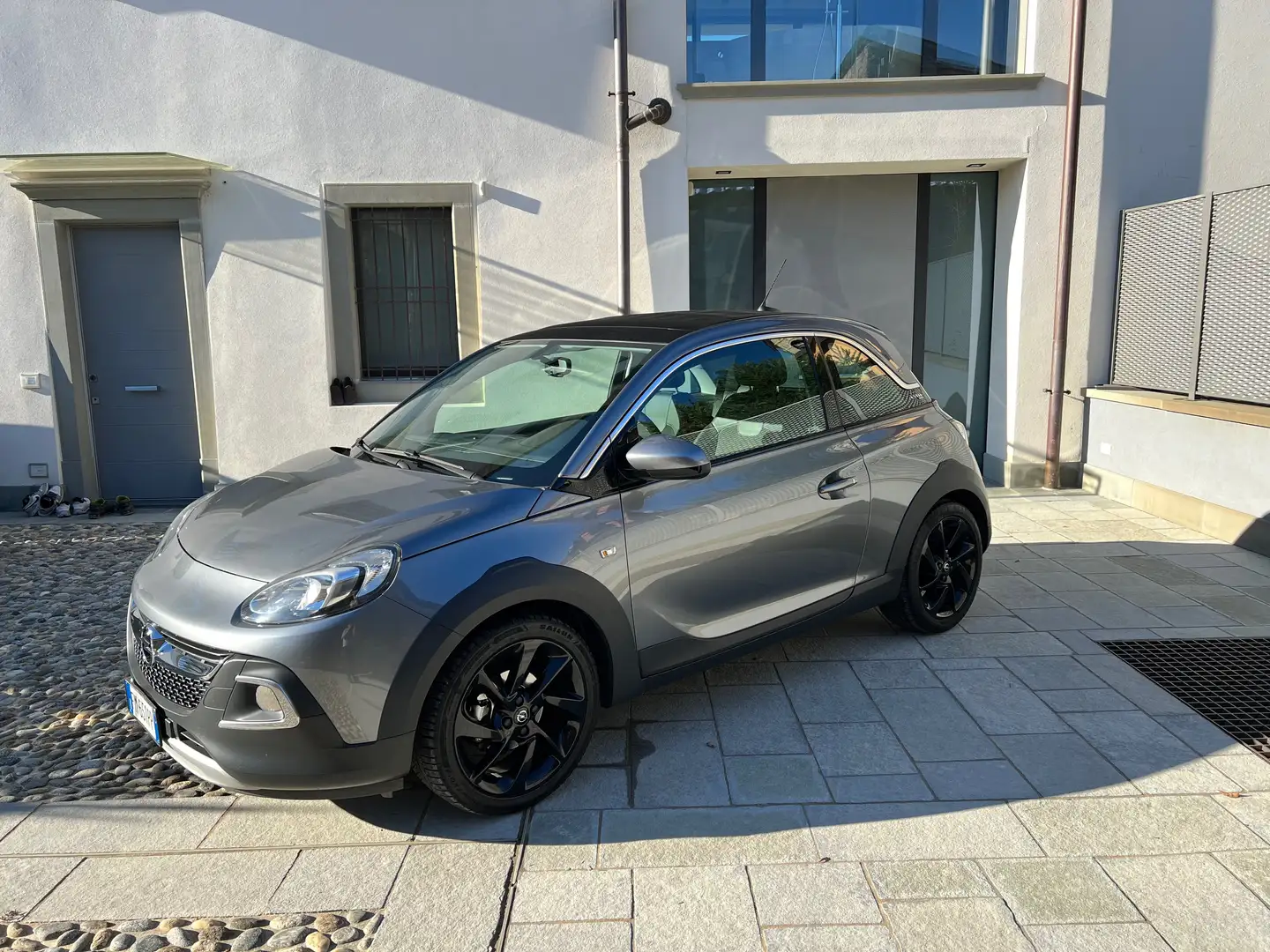 Opel Adam Adam1.2 Rocks Air 70cv E6 Grigio - 1