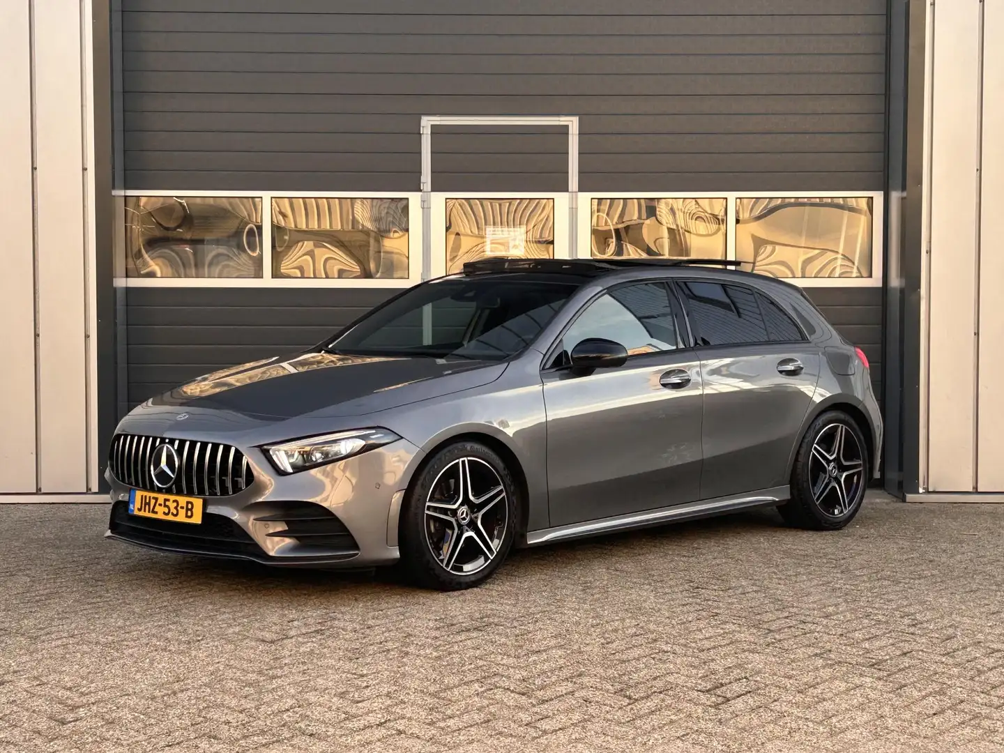 Mercedes-Benz A 180 AMG LINE | Pano | Sfeer | Camera | Stoel met geheu Gris - 2
