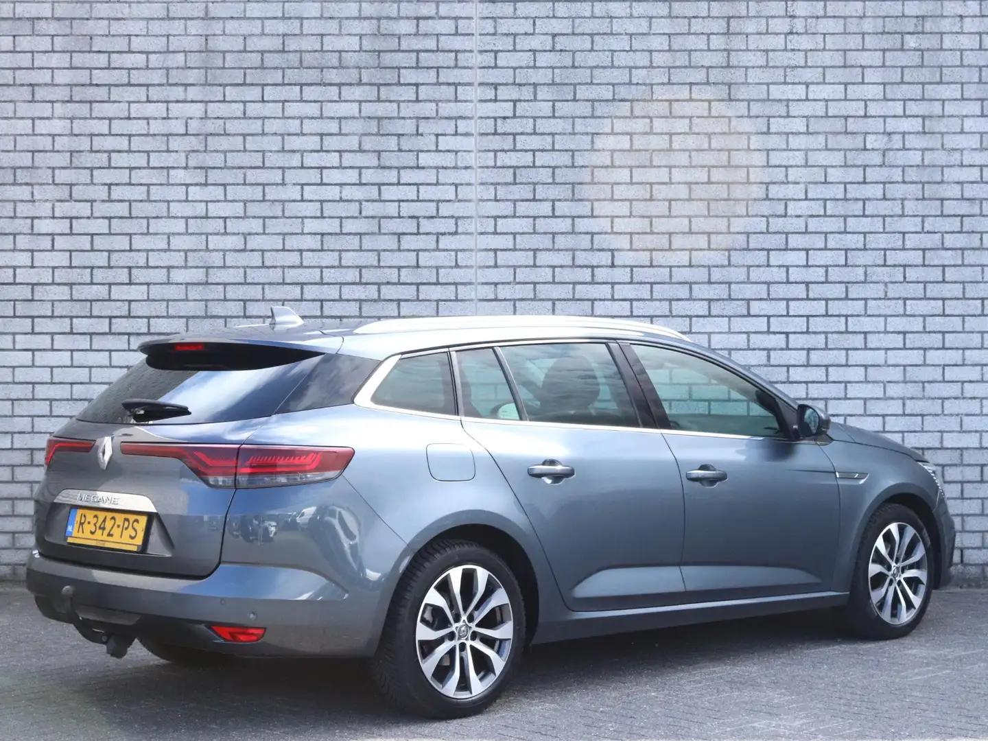 Renault Megane Estate 1.3 TCe 140 Techno | Trekhaak | All-Season Grijs - 2