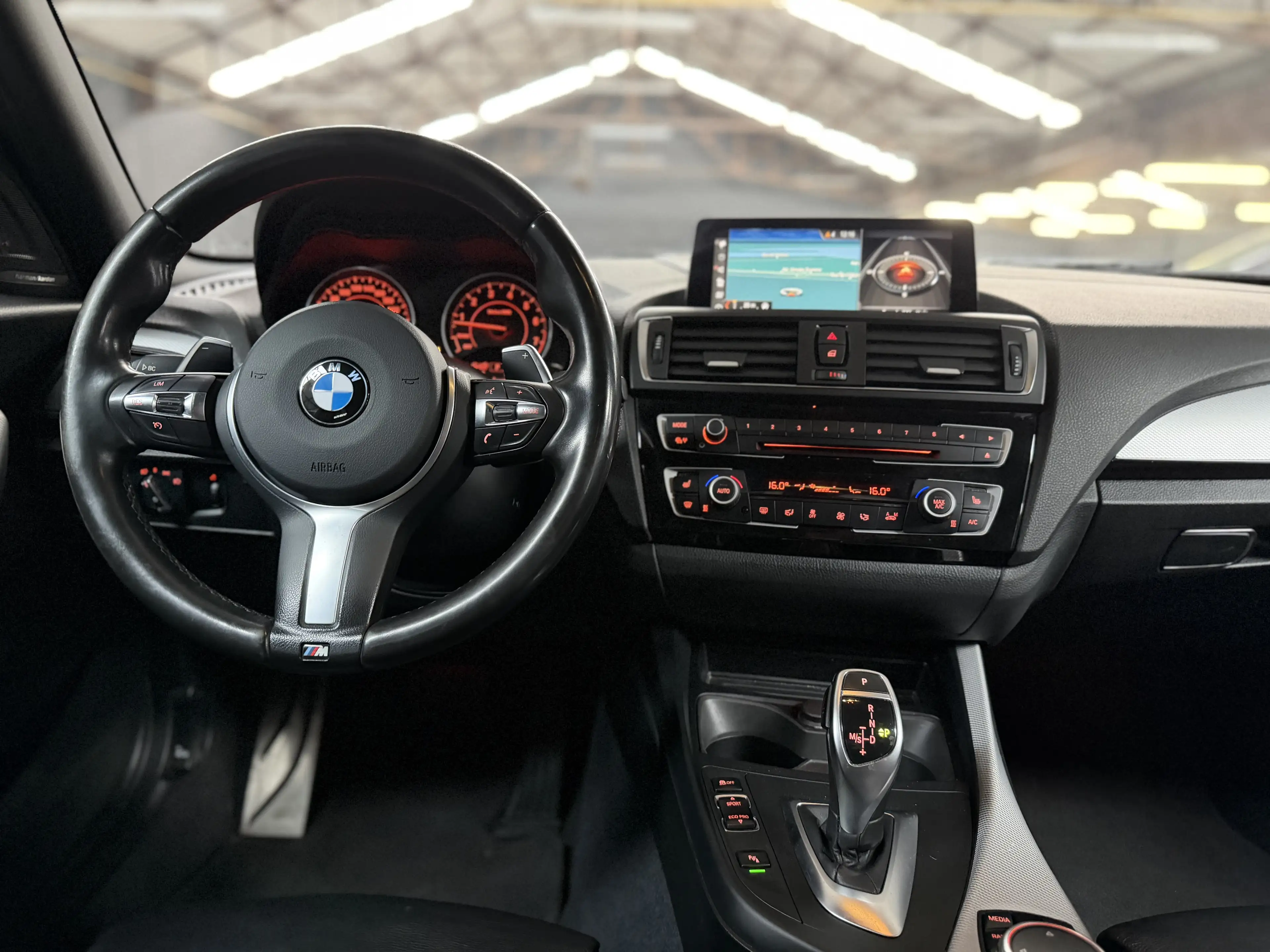 BMW 135 i * XDRIVE * CARPLAY * SONO * GPS * RADAR AV/AR — photo 11