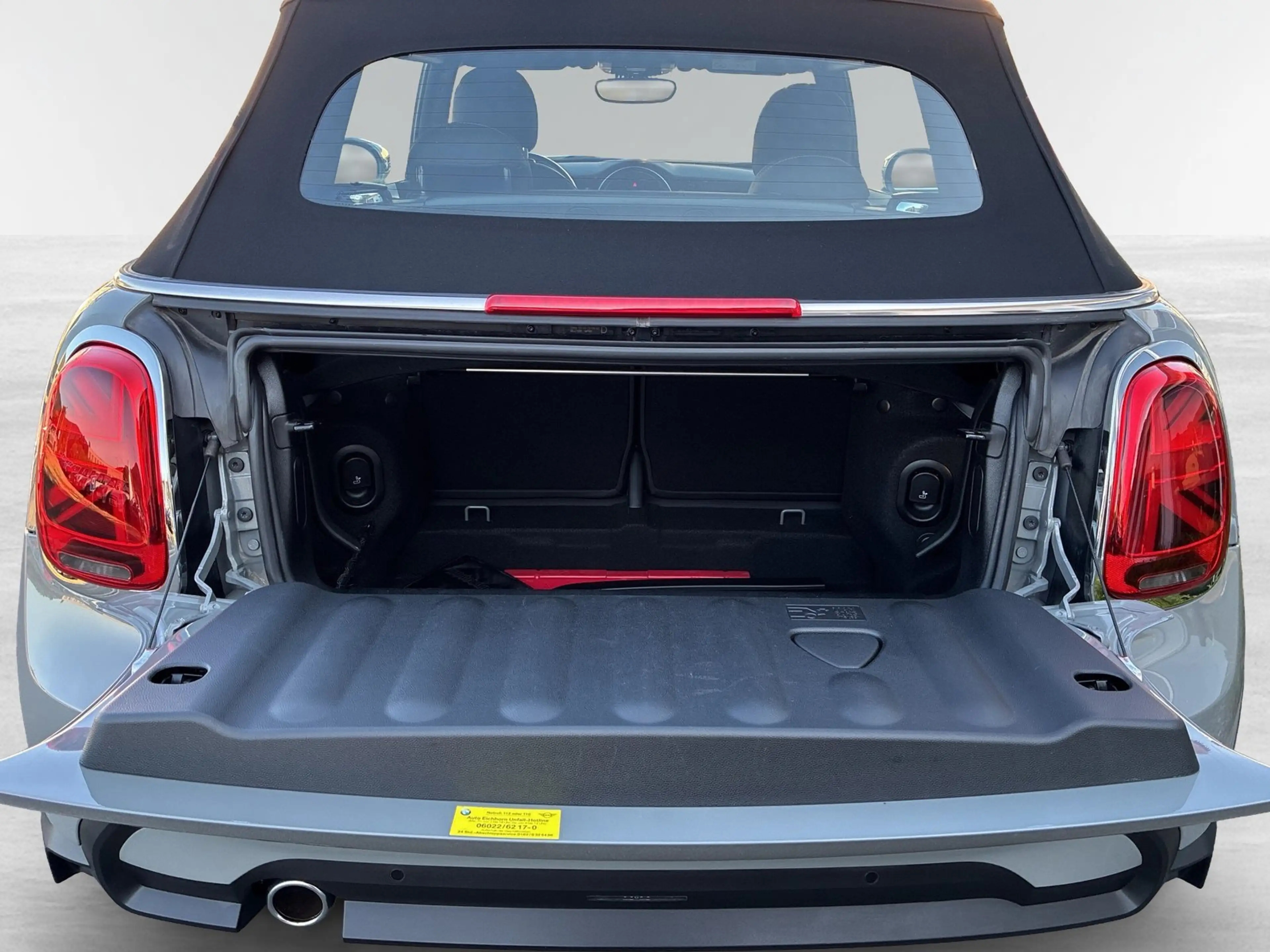 MINI Cooper Cabrio *NAVI.LM.PDC.LED-SW* — photo 11