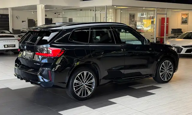 BMW X1 view 8