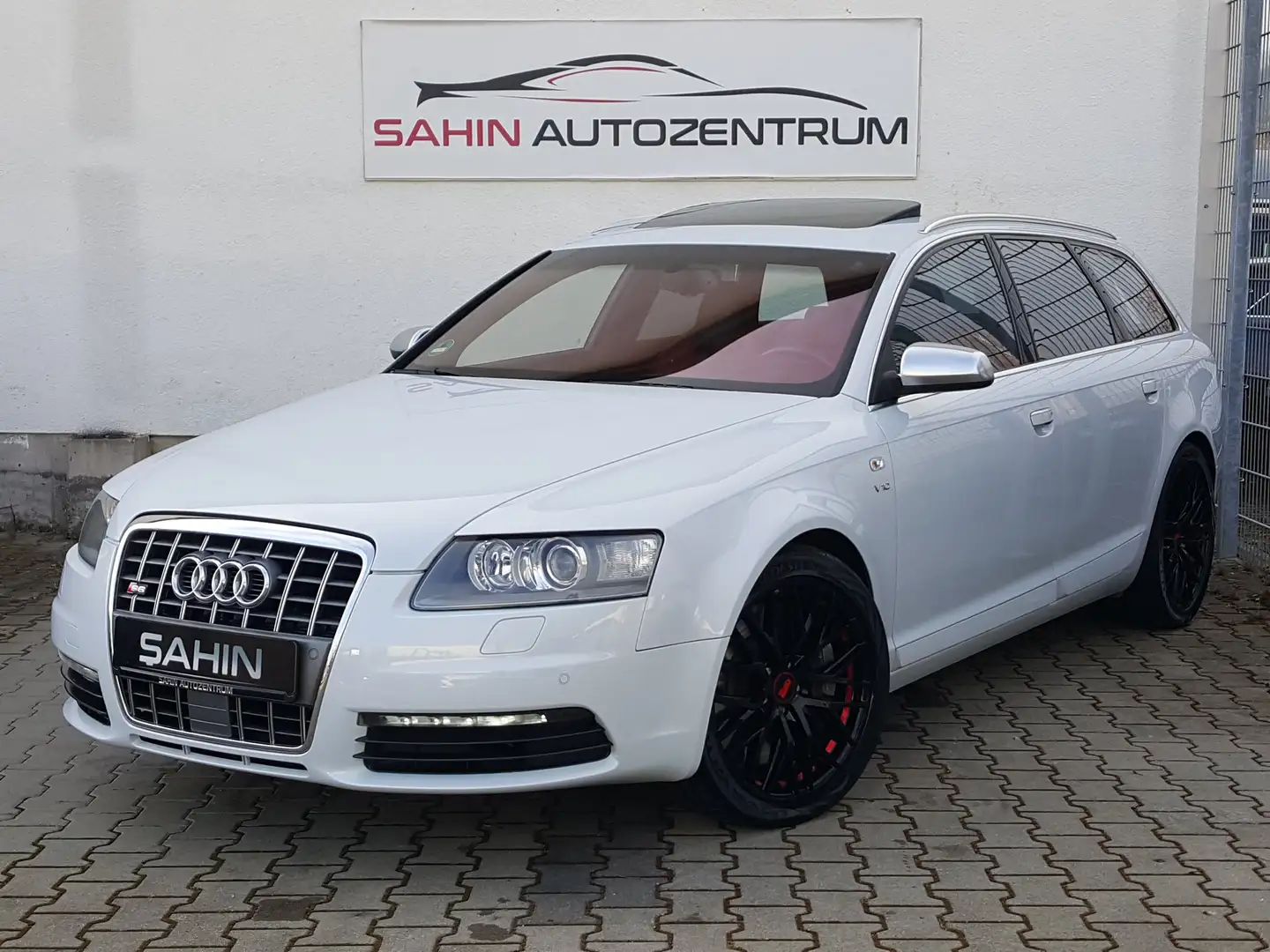 Audi S6 5.2 quatro ACC Stdhzg AHK RFK Bose ESD Key Nav BiX Plateado - 1