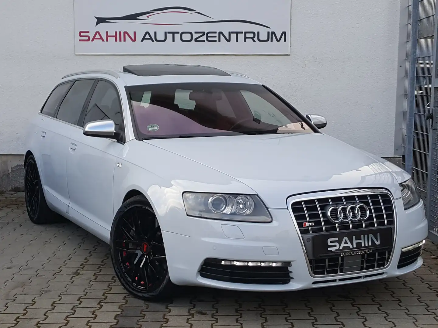 Audi S6 5.2 quatro ACC Stdhzg AHK RFK Bose ESD Key Nav BiX Plateado - 2