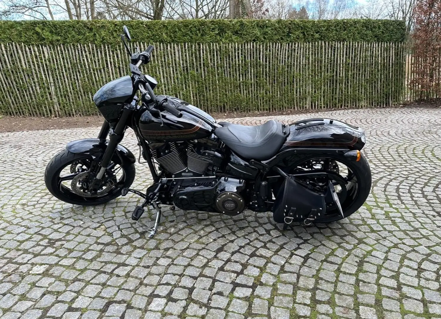 Harley-Davidson CVO Breakout Noir - 2