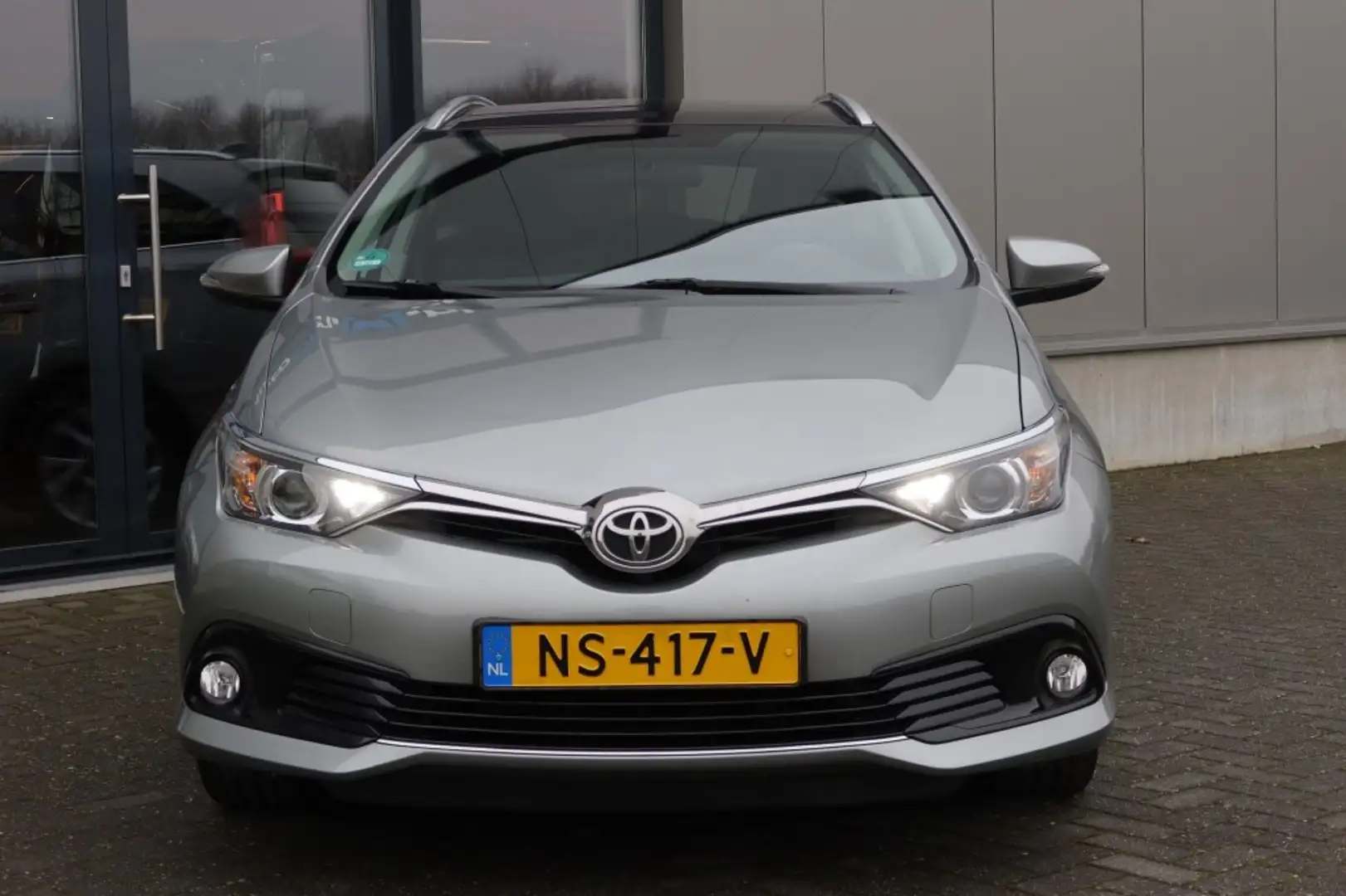 Toyota Auris Touring Sports 1.2T TrendNAVI, Camera, Panoramadak Gris - 2