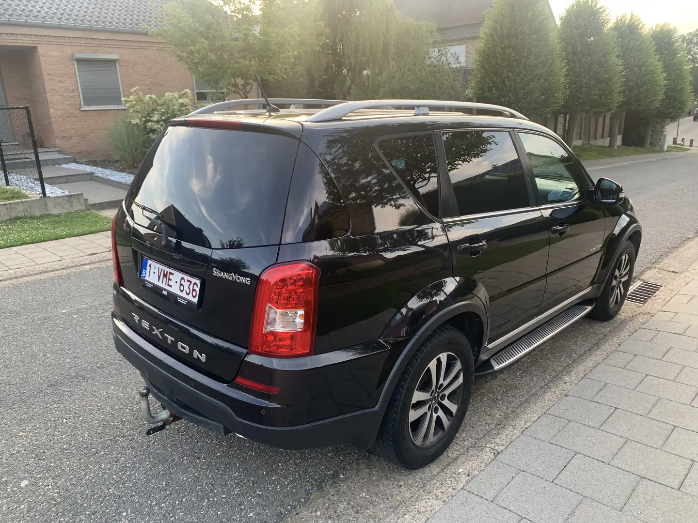 SsangYong Rexton W 2.0 D20 DTR 4WD E-tronic Sapphire Zwart - 2