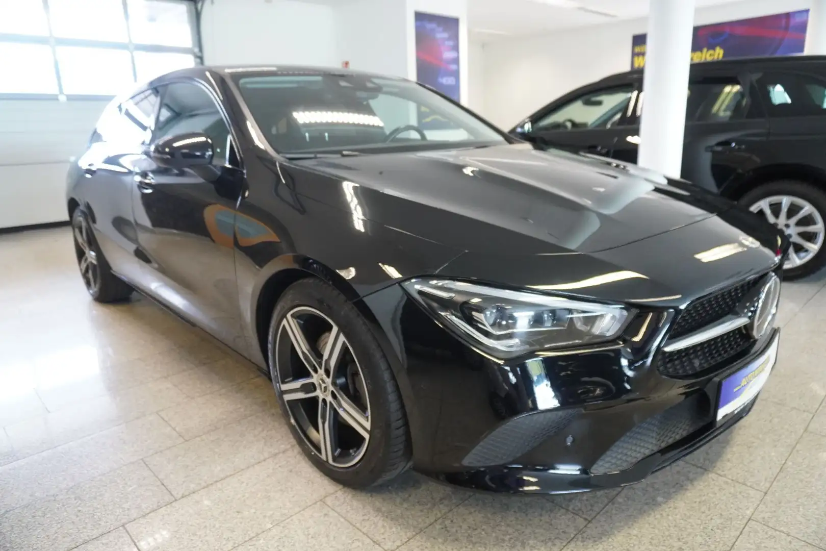 Mercedes-Benz CLA 200 d SB 4Matic Distronic/Kamera/Virtual/Navi/LED Schwarz - 2