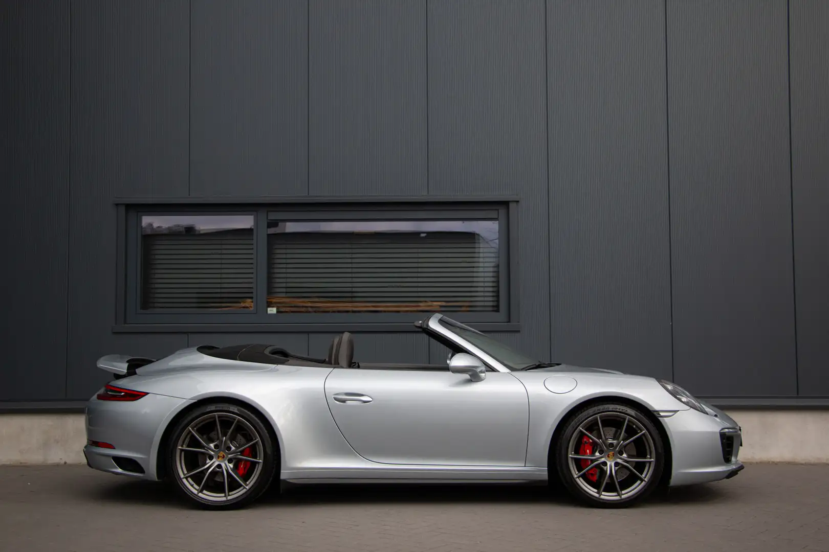 Porsche 991 Cabrio 3.0 Carrera 4S 420PK | ACC | Burmester | PD Grijs - 2