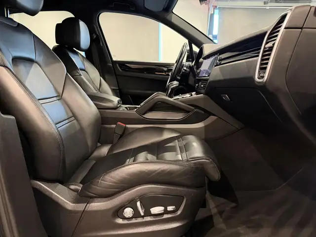 Porsche Cayenne E-Hybrid OPF**HEAD-UP**ACC**RFK**LH**SHZ** Ansicht 35