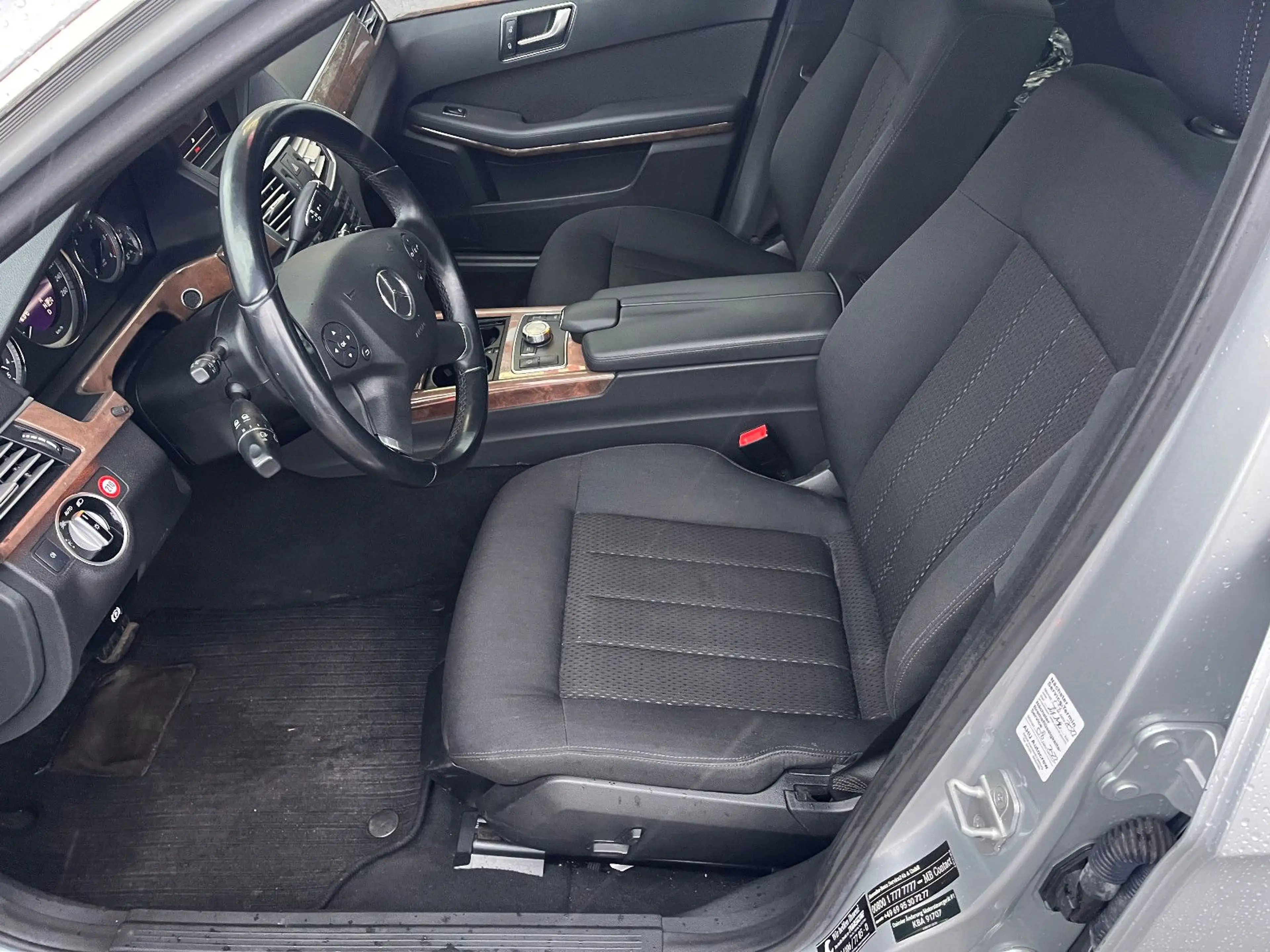 Mercedes-Benz E 220 Limousine CDI BlueEfficiency Elegance — photo 12