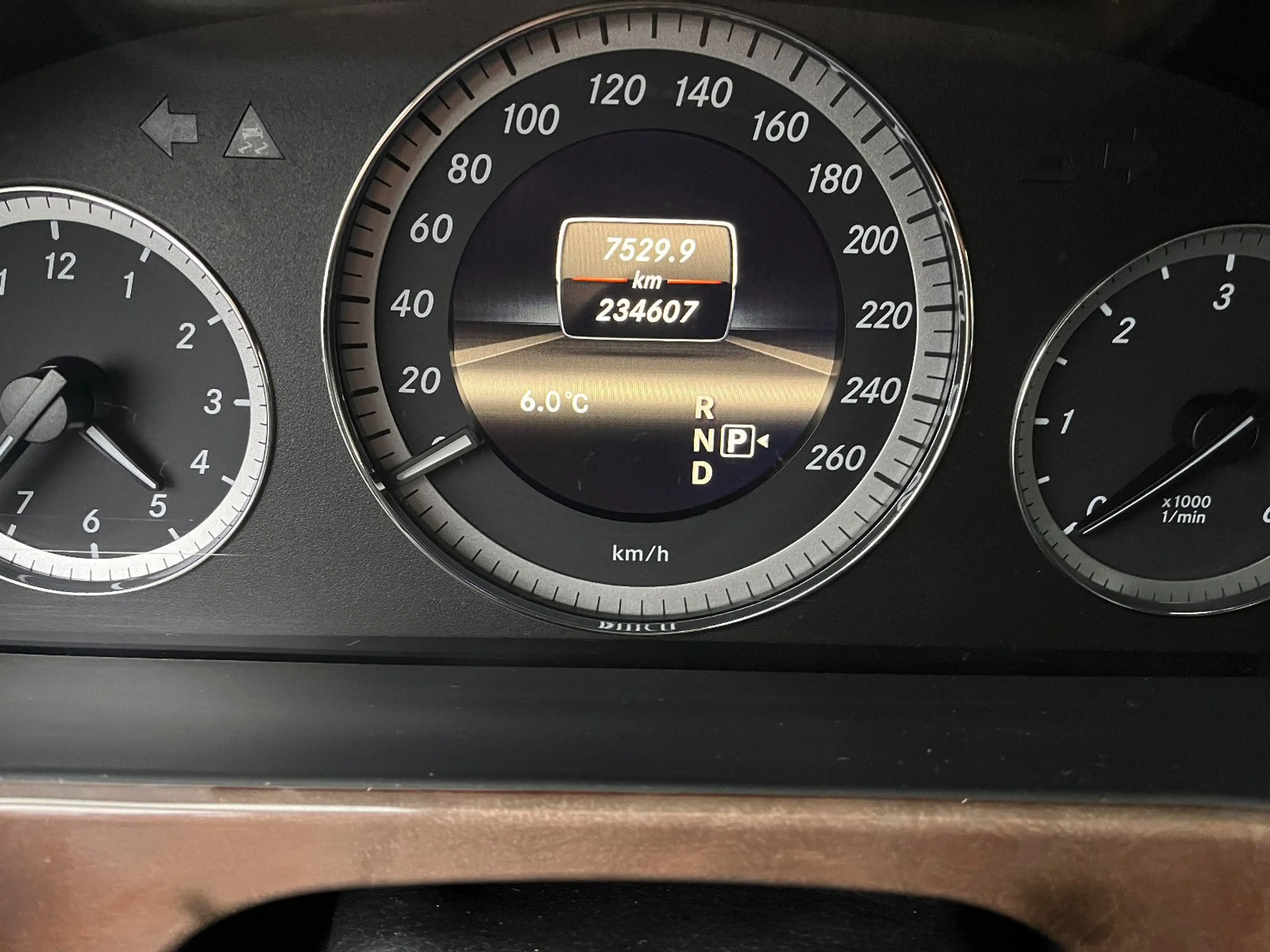 Mercedes-Benz E 220 Limousine CDI BlueEfficiency Elegance — photo 15