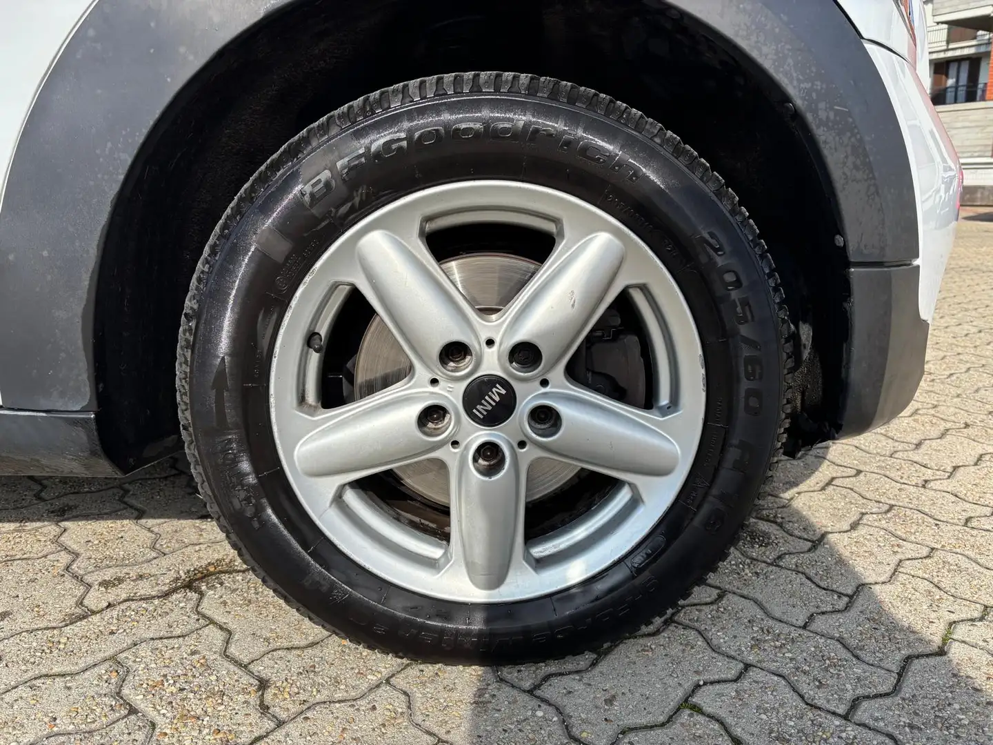 MINI One Countryman Weiß - 2