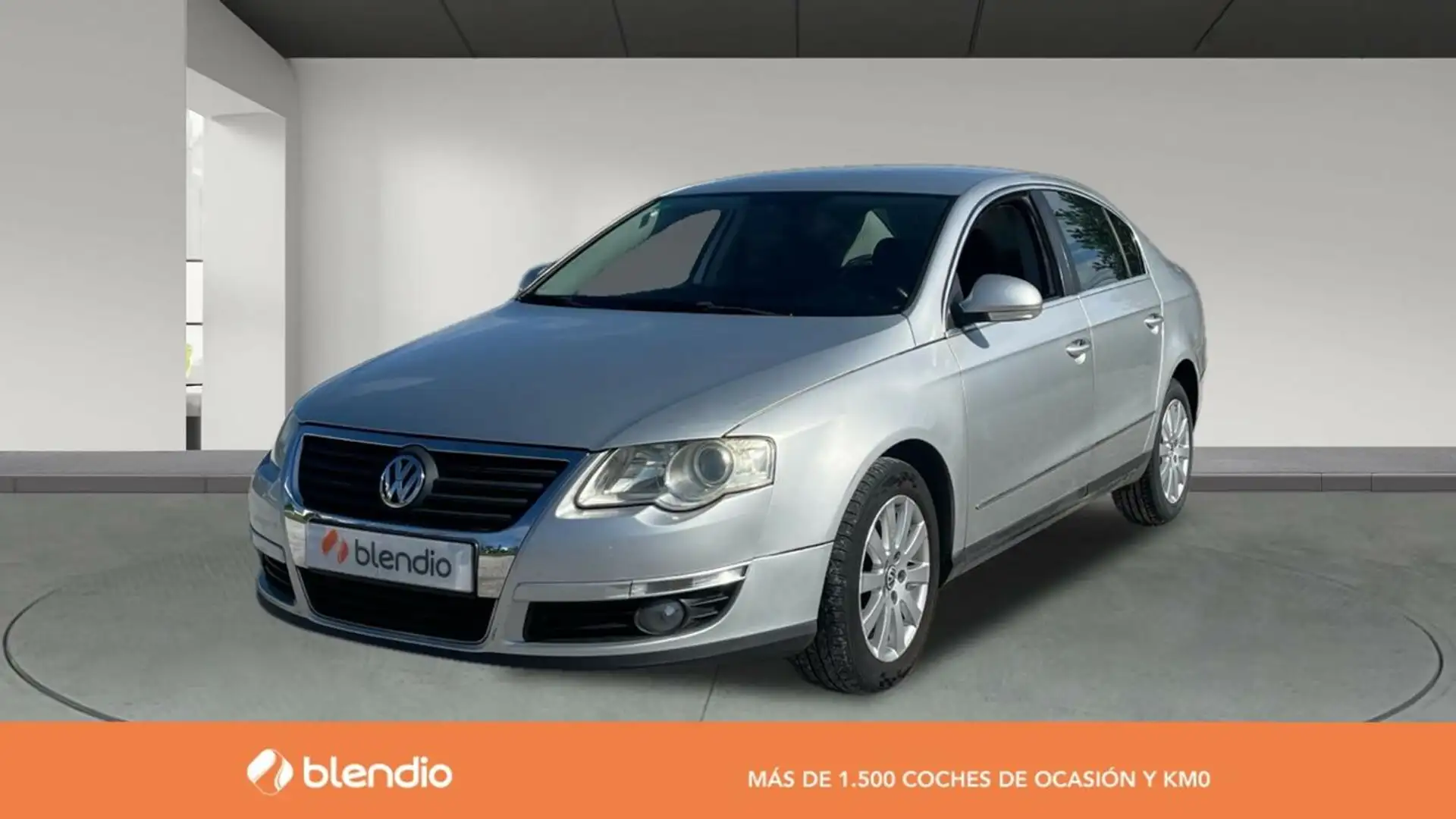 Volkswagen Passat 2.0 TDI 140 TRENDLINE 140CV 4P Gris - 1