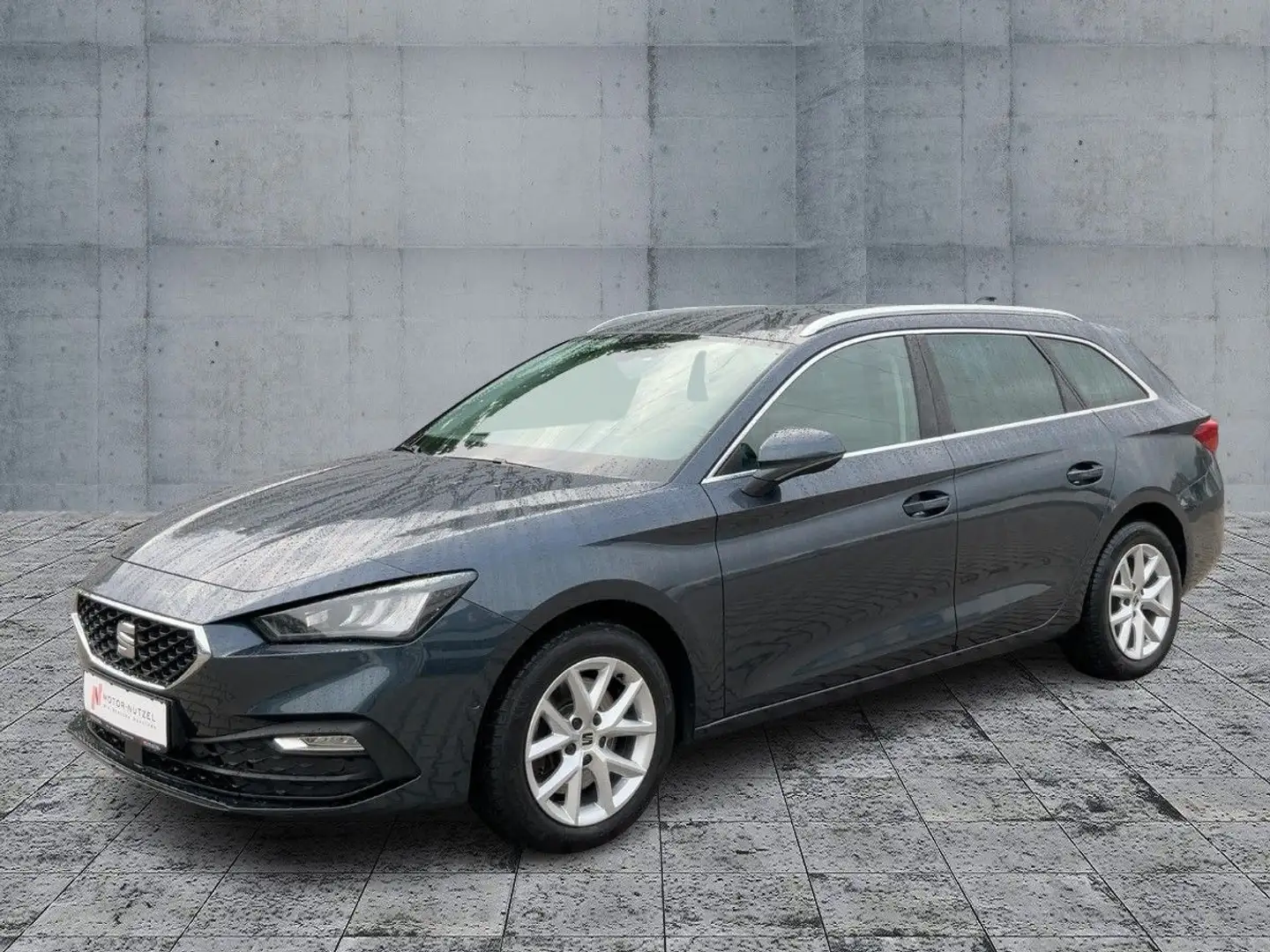 SEAT Leon ST 2.0 TDI DSG STYLE LED+NAVI+ACC+KAMERA Grau - 2