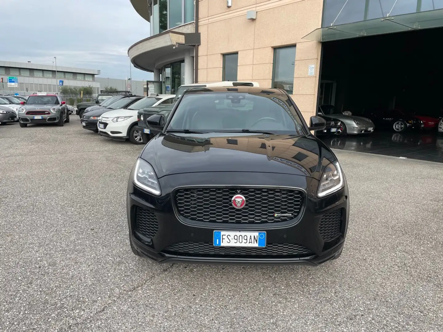 Jaguar E-Pace 2.0d i4 R-Dynamic SE awd 240cv auto CATENA NUOVA Noir - 2