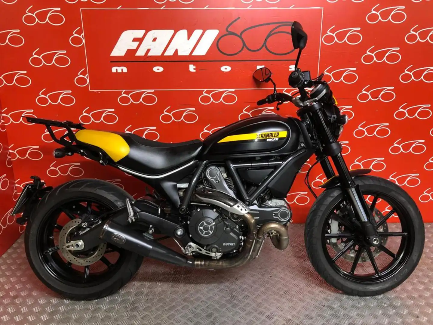 Ducati Scrambler 800 Nero - 1