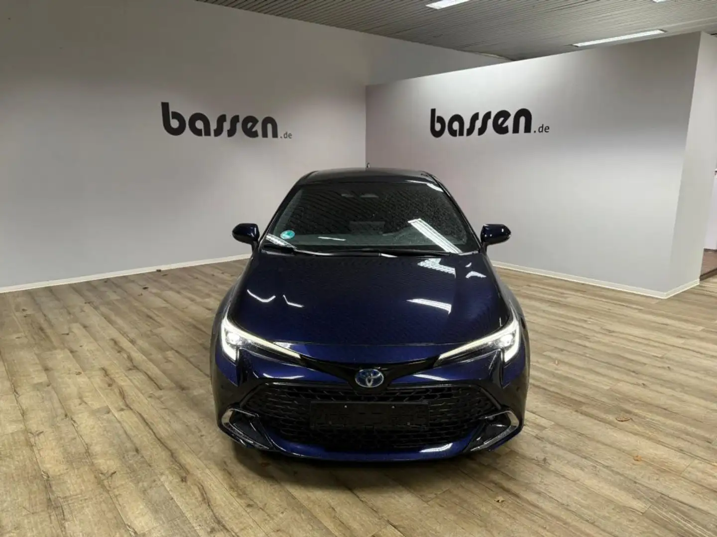 Toyota Corolla 1.8 Hybrid Team Deutschland Blau - 2