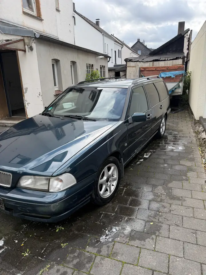 Volvo V70 2.5, foto 2