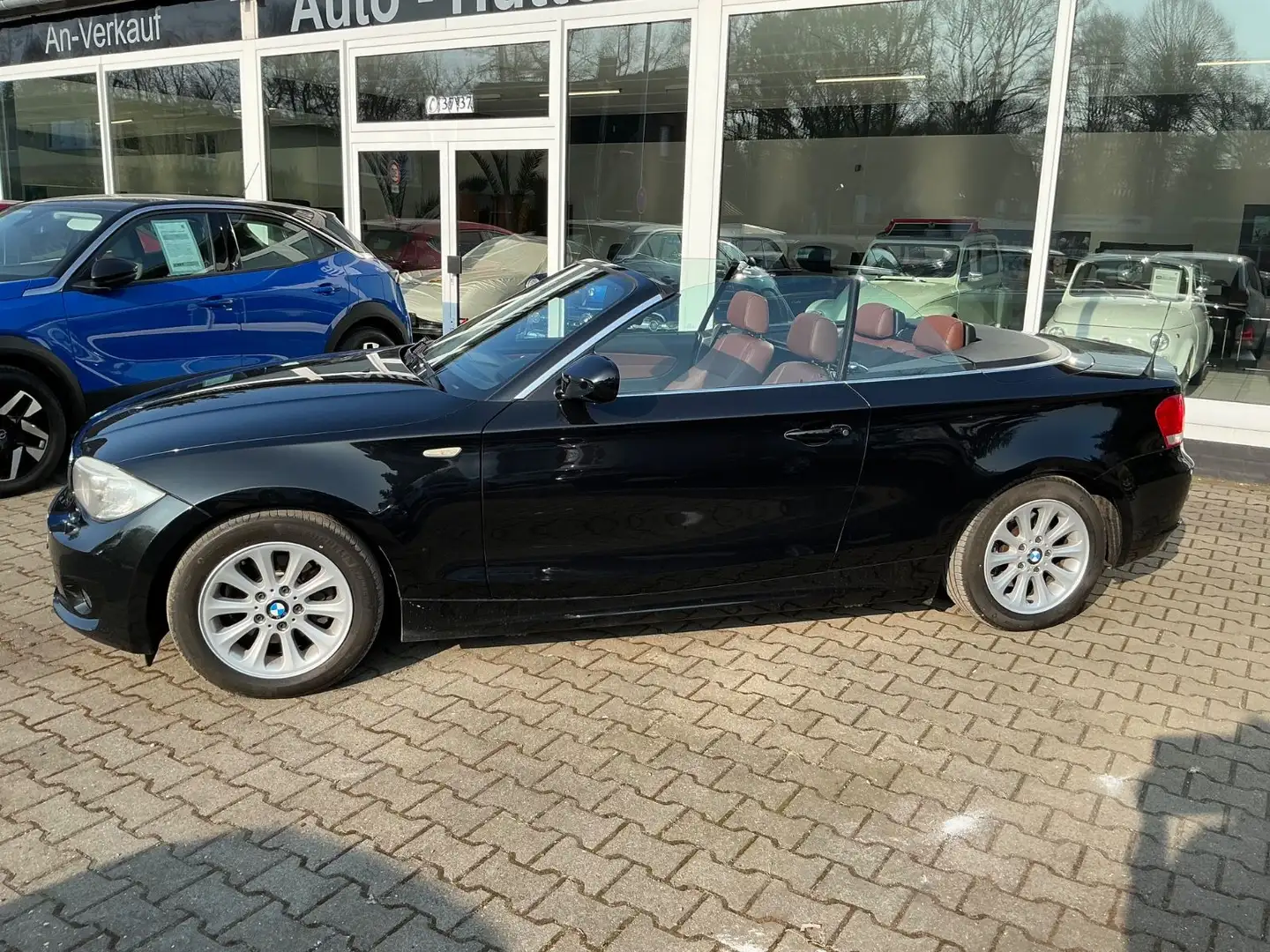 BMW 118 I Cabrio Leder Shz. E-Verdeck Klimaautom. Schwarz - 2
