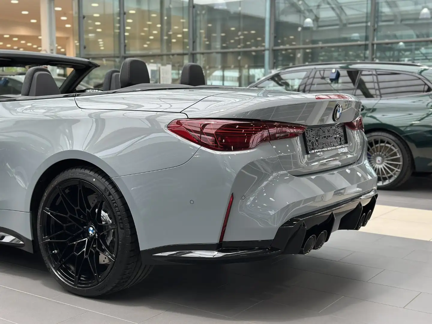 BMW M4 Competition mit M xD M Drivers P. HK HiFi Gris - 2