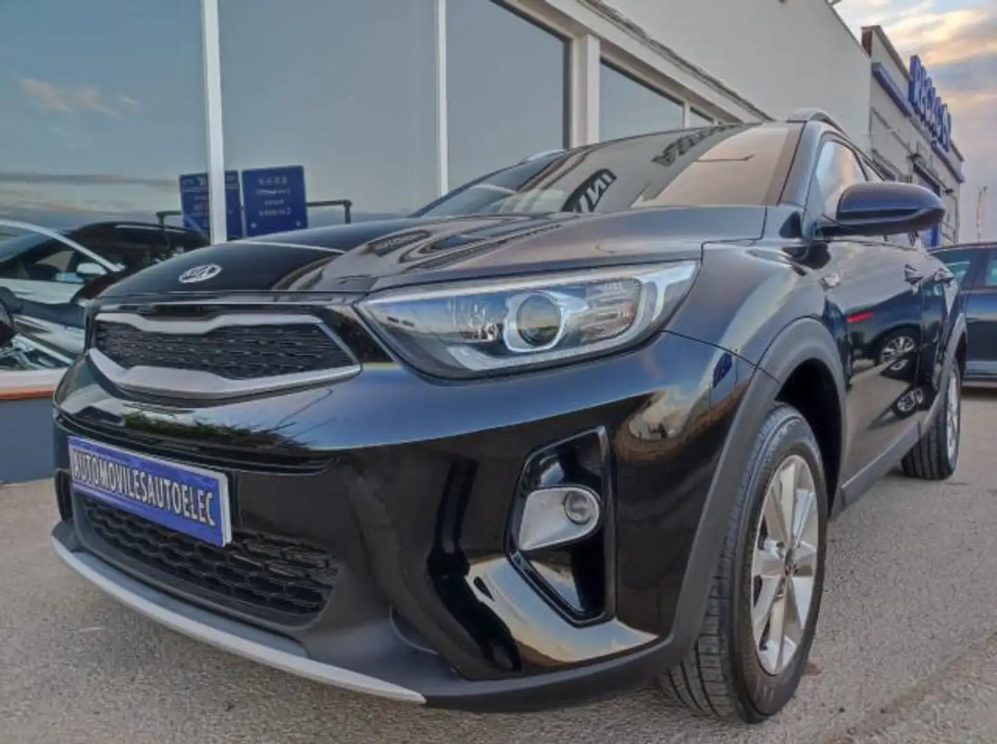 Kia Stonic 1.2 CVVT Eco-Dynamic Concept 84 Noir - 1