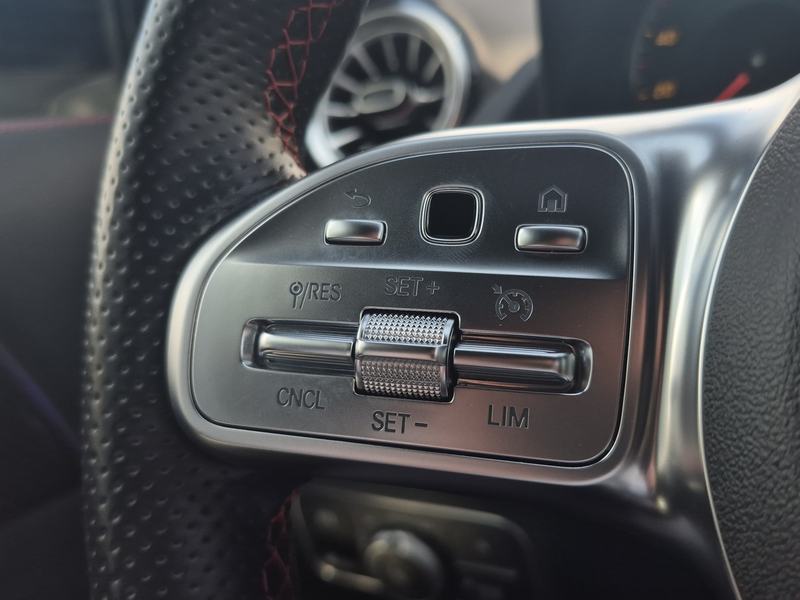 Mercedes-Benz GLA 200 Business Solution AMG | Elektrische inklapbare tre — photo 11