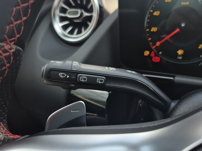 Mercedes-Benz GLA 200 Business Solution AMG | Elektrische inklapbare tre — photo 13