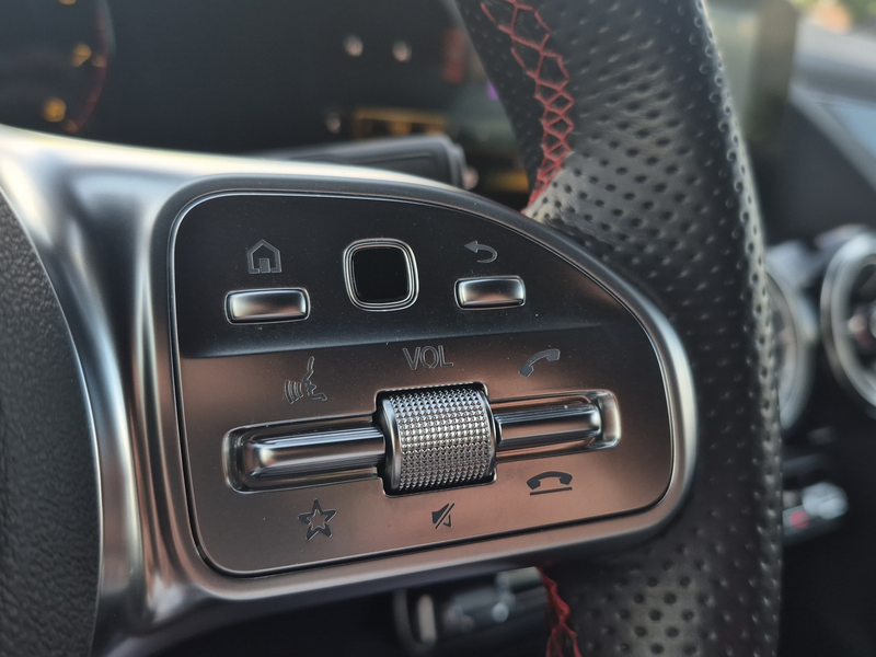 Mercedes-Benz GLA 200 Business Solution AMG | Elektrische inklapbare tre — photo 12