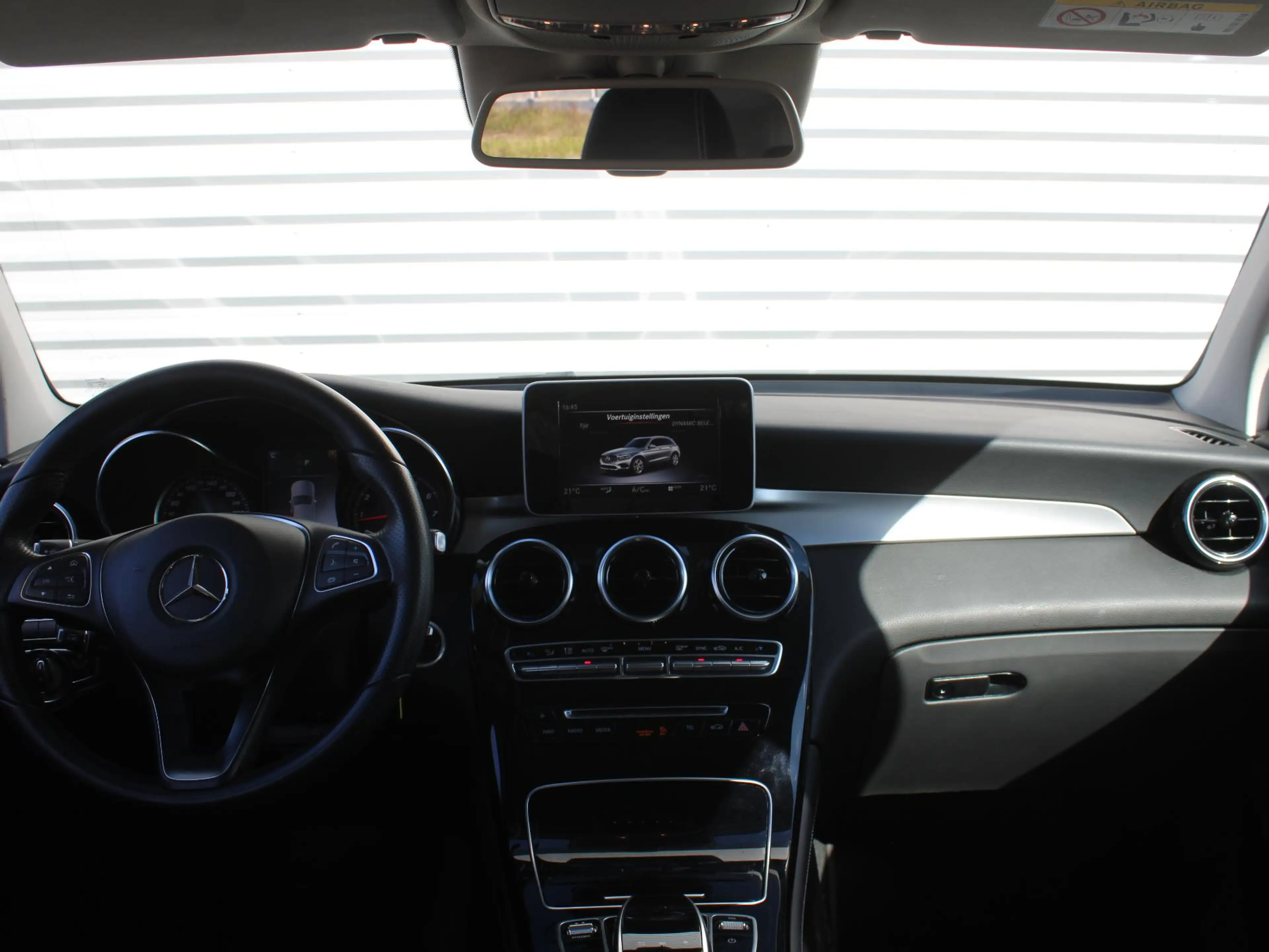 Mercedes-Benz GLC 250 4MATIC Premium Plus | Navi | Camera | Leder | Dode — photo 8