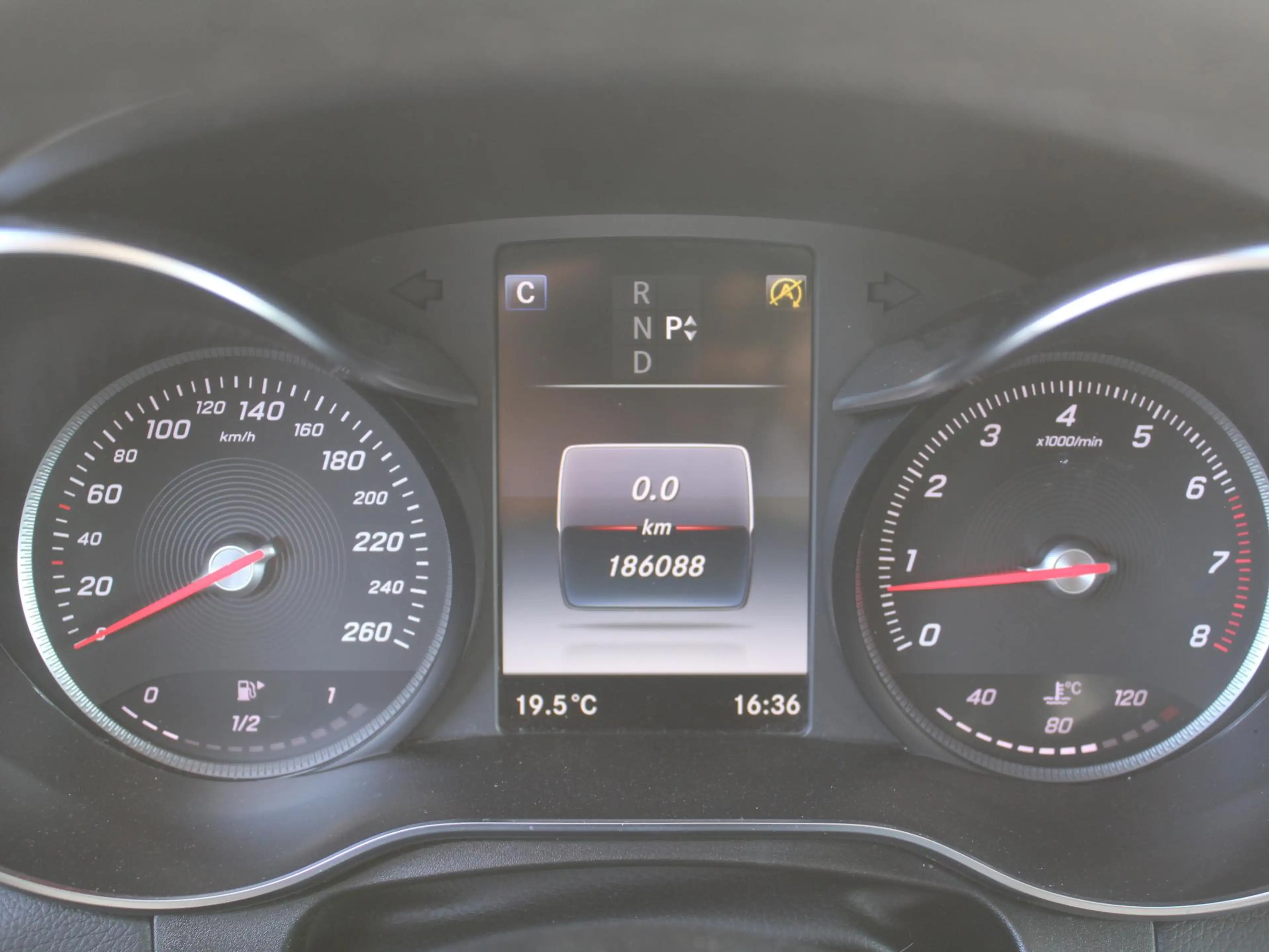 Mercedes-Benz GLC 250 4MATIC Premium Plus | Navi | Camera | Leder | Dode — photo 13