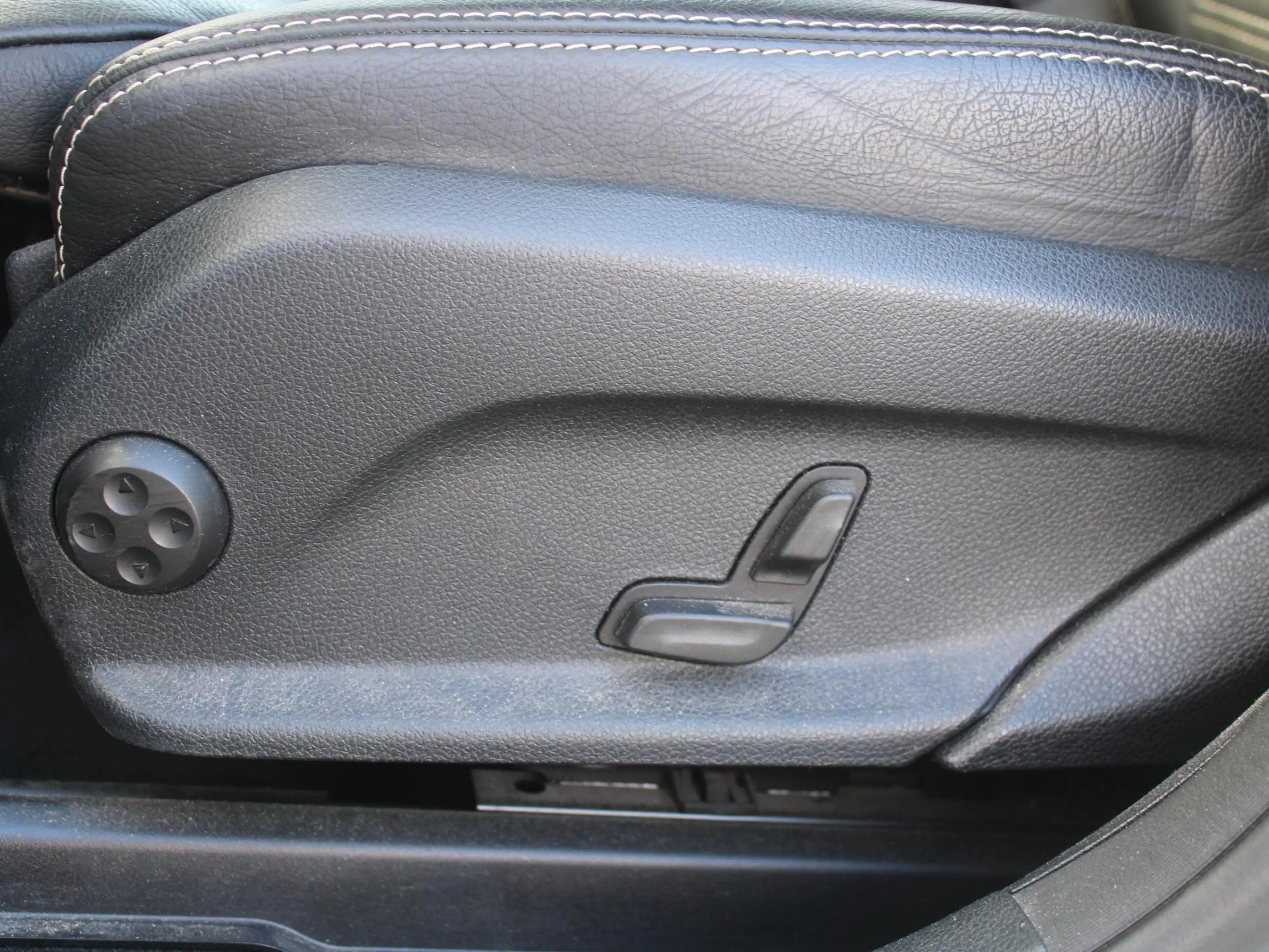 Mercedes-Benz GLC 250 4MATIC Premium Plus | Navi | Camera | Leder | Dode — photo 23