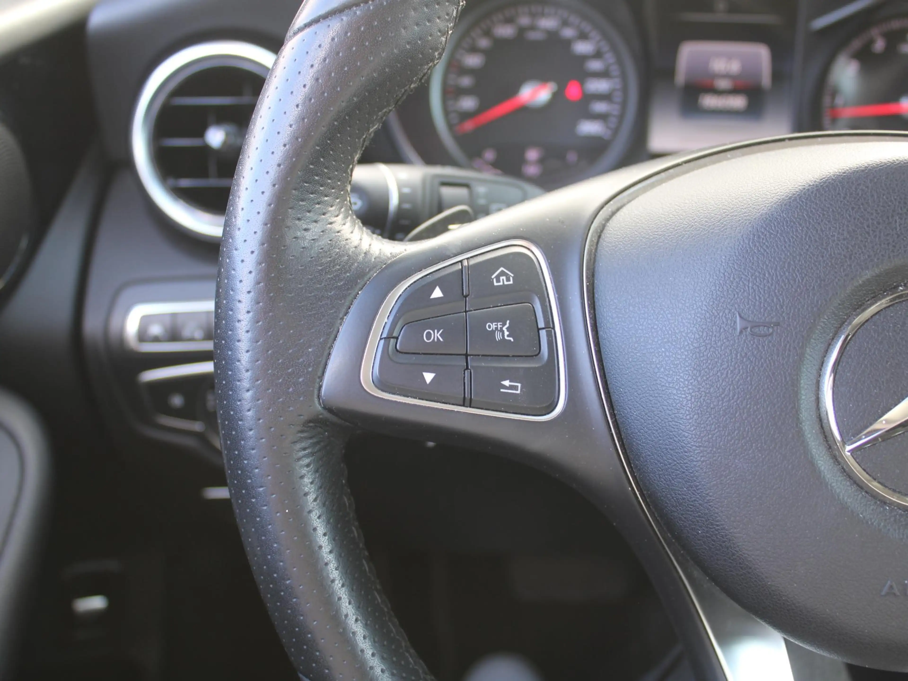 Mercedes-Benz GLC 250 4MATIC Premium Plus | Navi | Camera | Leder | Dode — photo 12