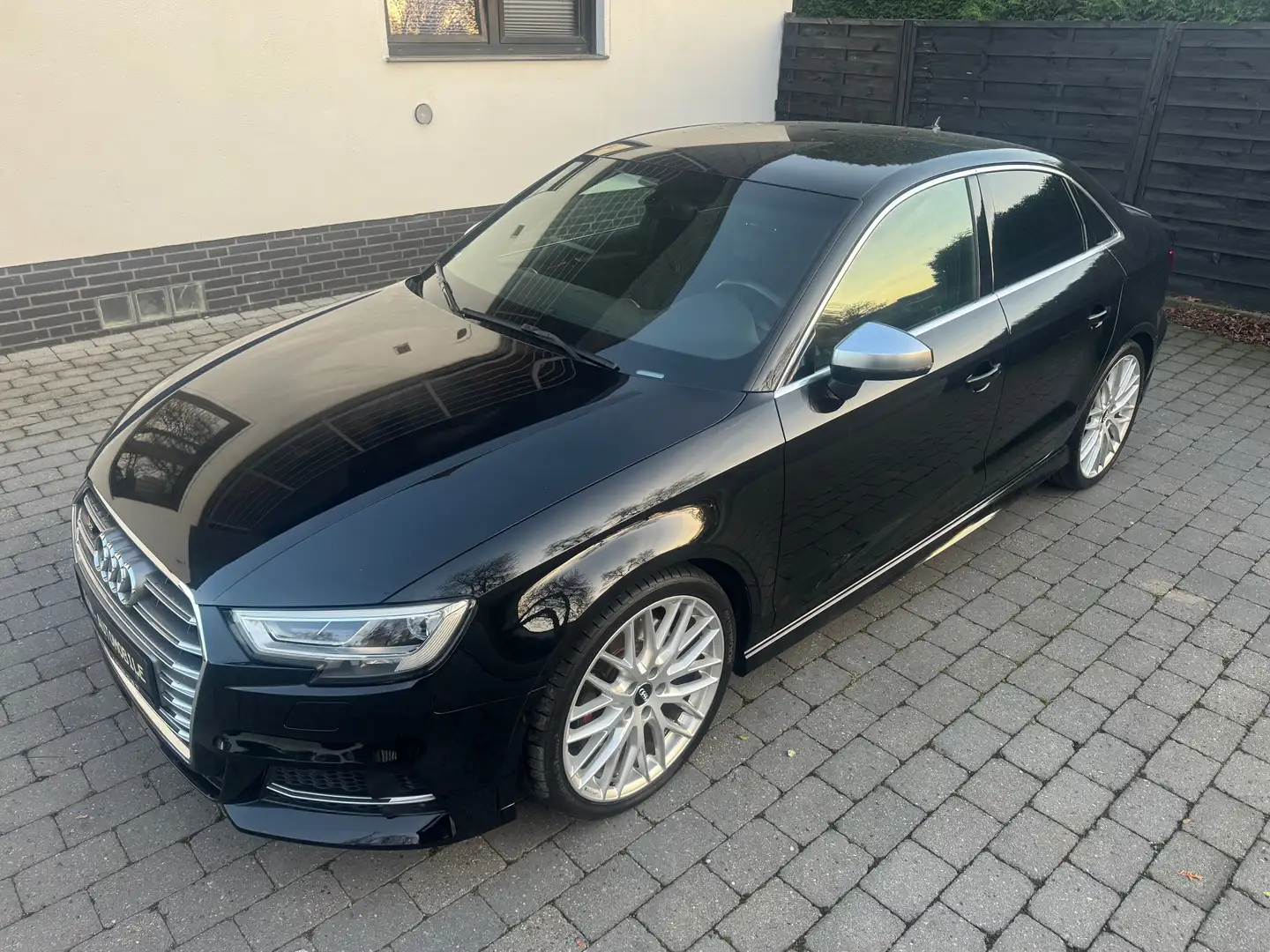 Audi S3 2.0 TFSI quattro S3 Schwarz - 2