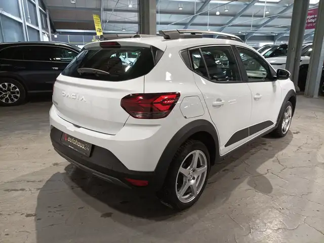Dacia Sandero view 5