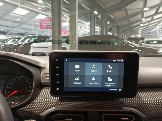 Dacia Sandero view 11