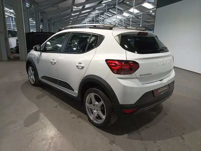 Dacia Sandero view 4