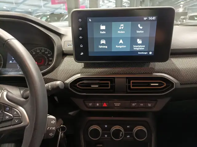 Dacia Sandero view 12
