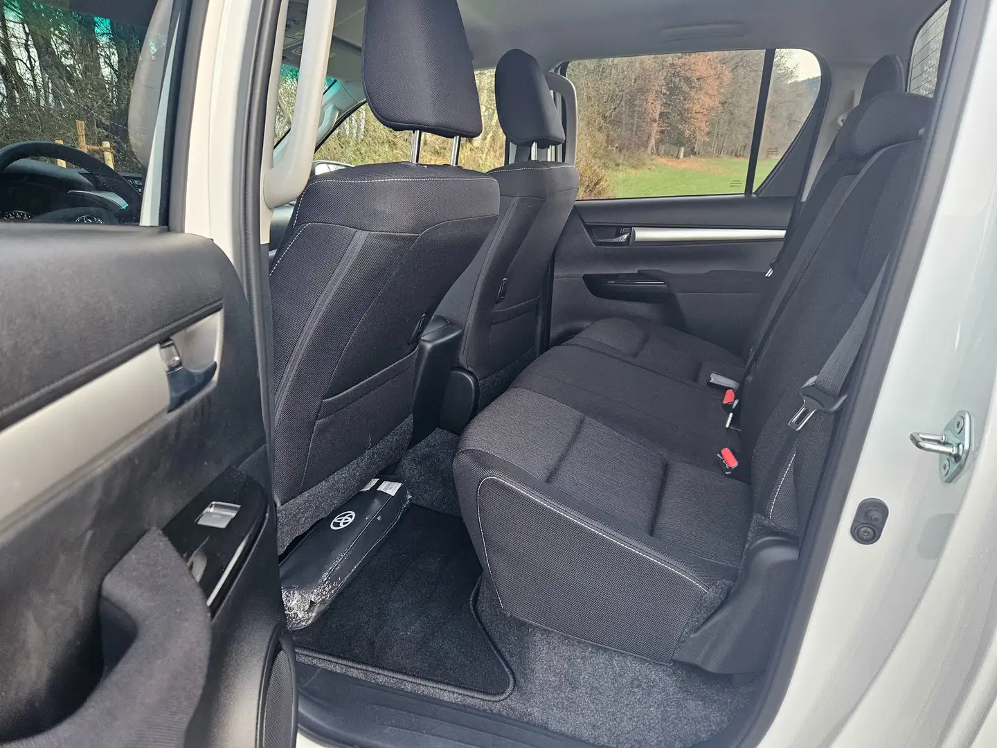 Toyota Hilux HiLux 4x4 Double Cab MHEV Autm. Hurter Offroad Weiß - 2