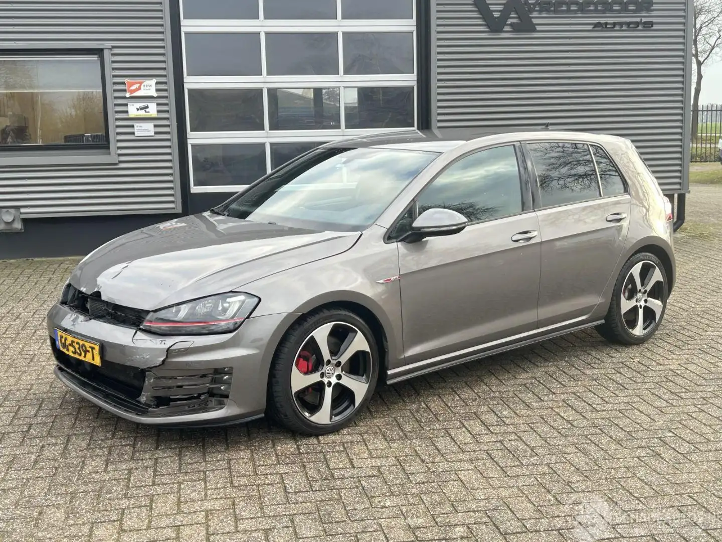 Volkswagen Golf GTI Performance 2.0 TSI Grau - 1