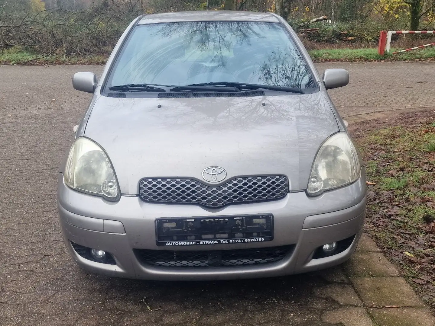 Toyota Yaris Toyota Yaris 1,3 Benzin.5Trg.Klima.Elek. Grau - 2
