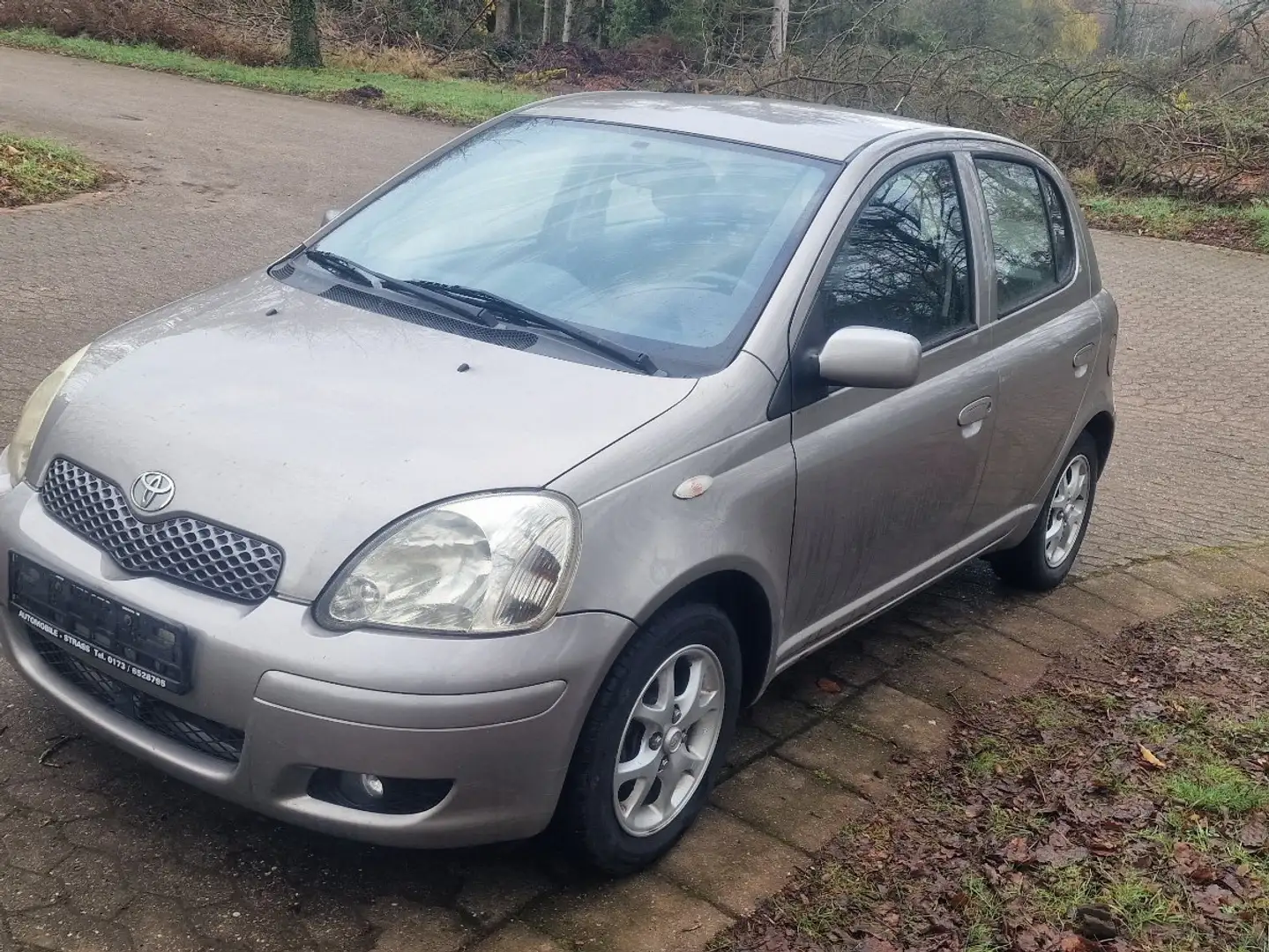 Toyota Yaris Toyota Yaris 1,3 Benzin.5Trg.Klima.Elek. Grau - 1
