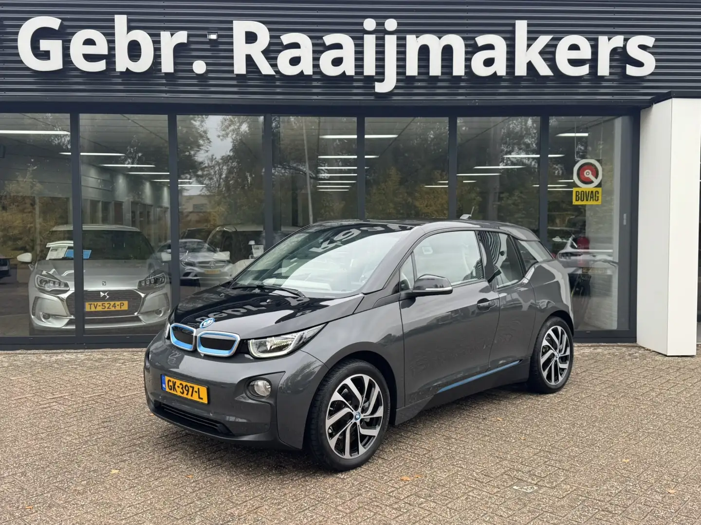 BMW i3 Basis Comfort Advance 22 kWh*82%SOH*Warmtepomp* Grau - 1