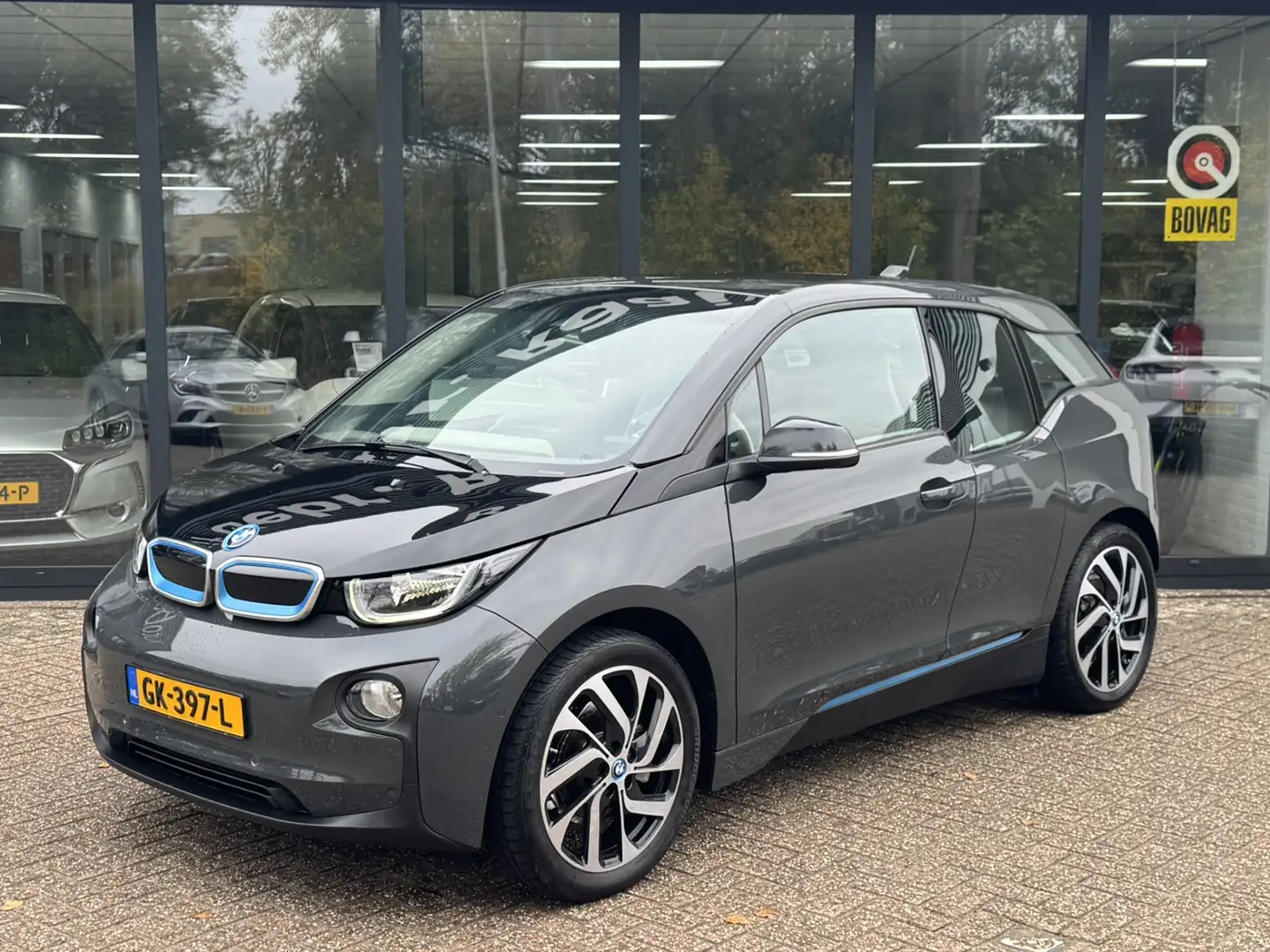 BMW i3 Basis Comfort Advance 22 kWh*82%SOH*Warmtepomp* Grau - 2